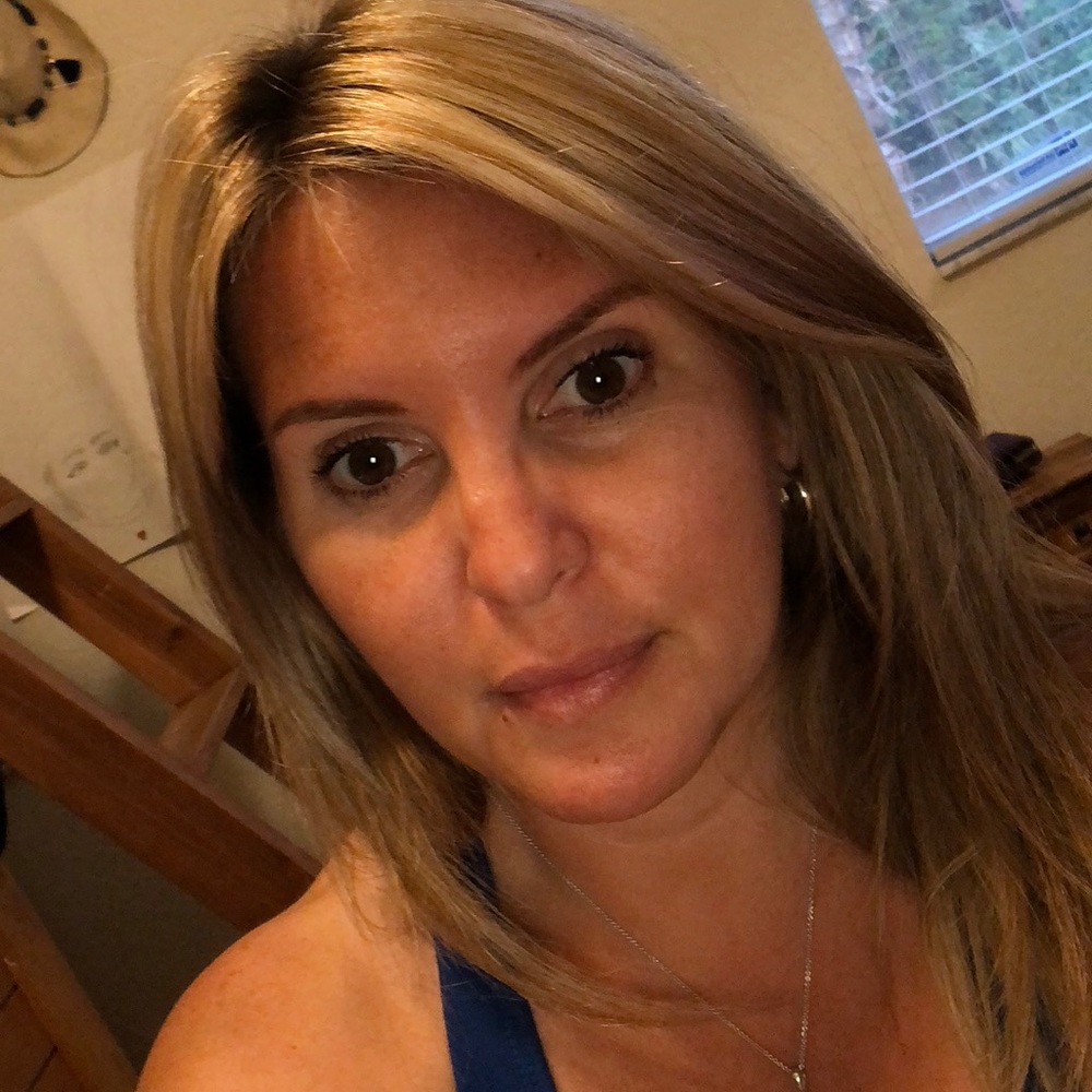 Meet your Posher, Claudia